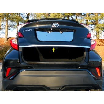 Хромированная накладка Toyota C-HR  на нижнюю кромку крышки багажника (полир. нерж. сталь)