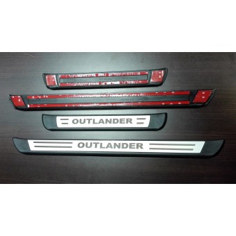 Хромированные накладки для Mitsubishi Outlander на пороги с логотипом из 4 частей, полир. нерж. сталь (2012-2015)