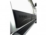 Комплект боковых накладок для Nissan Navara D 40 (цвет черный, пластик ABS), изображение 2