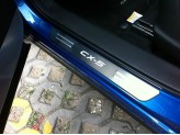 Хромированные накладки для Mazda CX 5 на пороги  с подсветкой (свет голубой, полир. нерж. сталь), изображение 2