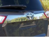 Хромированная накладка для Toyota RAV4 на заднюю дверь