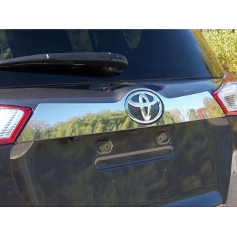 Хромированная накладка для Toyota RAV4 на заднюю дверь (полир. нерж. сталь)