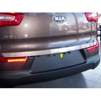 Хромированная накладка для Kia Sportage на нижнюю кромку задней двери полир. нерж. сталь (2011-2013)