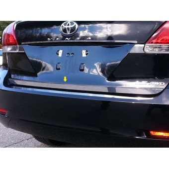 Хромированная накладка для Toyota Venza на нижнюю кромку задней двери (полир. нерж. сталь)