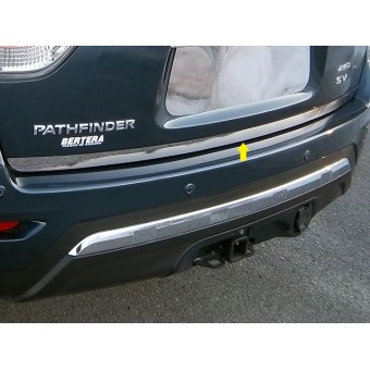 Хромированная накладка для Nissan Pathfinder на нижнюю кромку крышки багажника (нерж.)